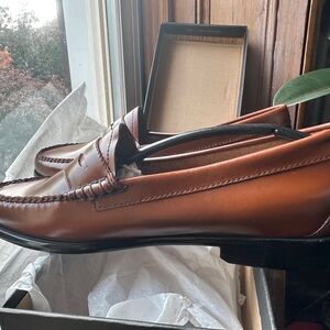 Women G.H. Bass & Co. Tan Leather Loafers 8.5